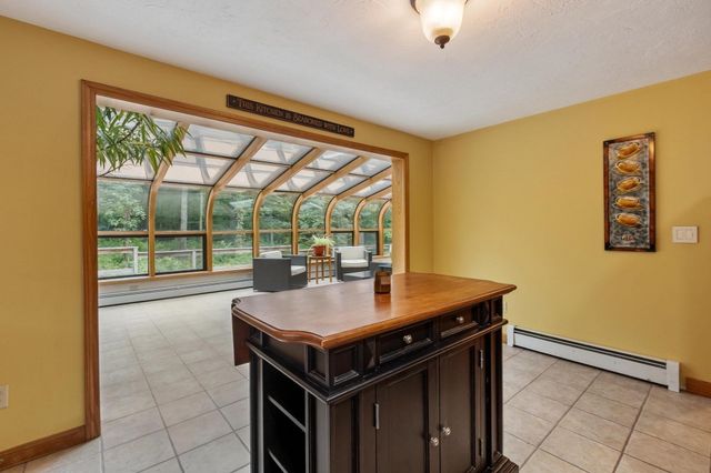 10 Hog Hill Rd, Pepperell, MA 01463