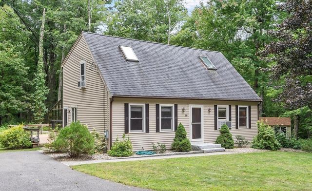 10 Hog Hill Rd, Pepperell, MA 01463