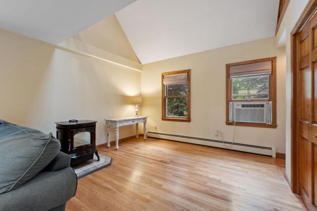 10 Hog Hill Rd, Pepperell, MA 01463