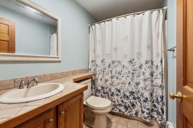 10 Hog Hill Rd, Pepperell, MA 01463