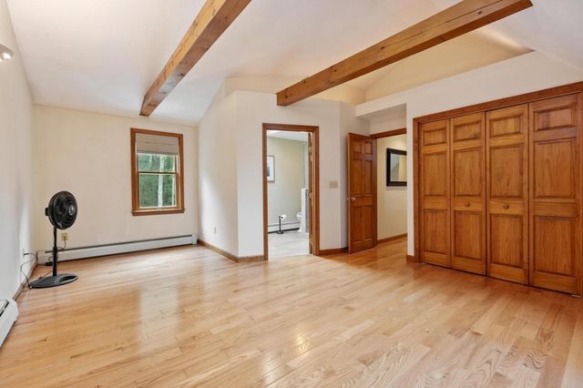 10 Hog Hill Rd, Pepperell, MA 01463