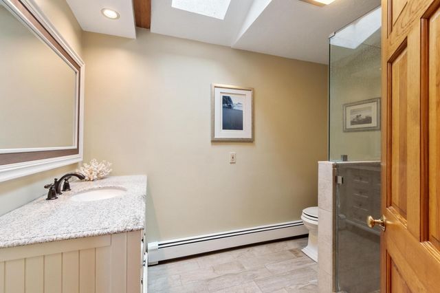 10 Hog Hill Rd, Pepperell, MA 01463