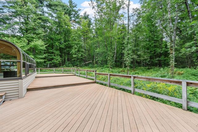 10 Hog Hill Rd, Pepperell, MA 01463