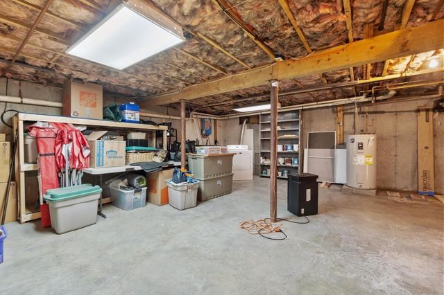 10 Hog Hill Rd, Pepperell, MA 01463
