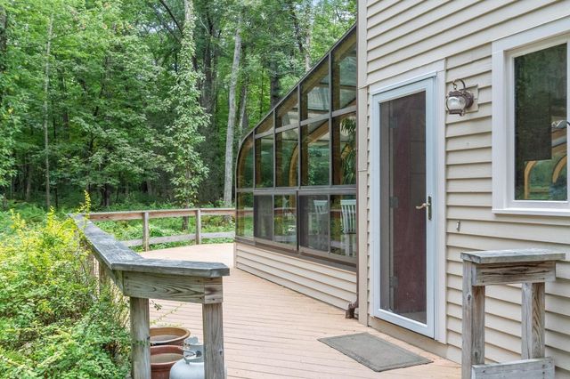 10 Hog Hill Rd, Pepperell, MA 01463