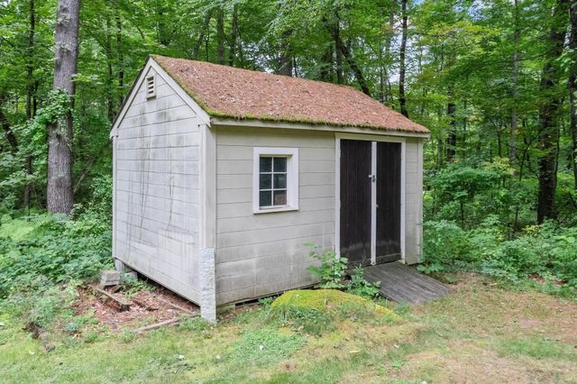 10 Hog Hill Rd, Pepperell, MA 01463