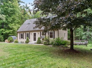 10 Hog Hill Rd, Pepperell, MA 01463