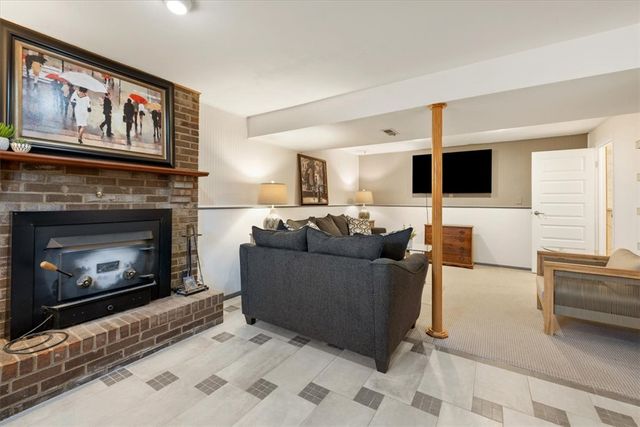 108 Wickham Farm Drive, Englewood, OH 45322