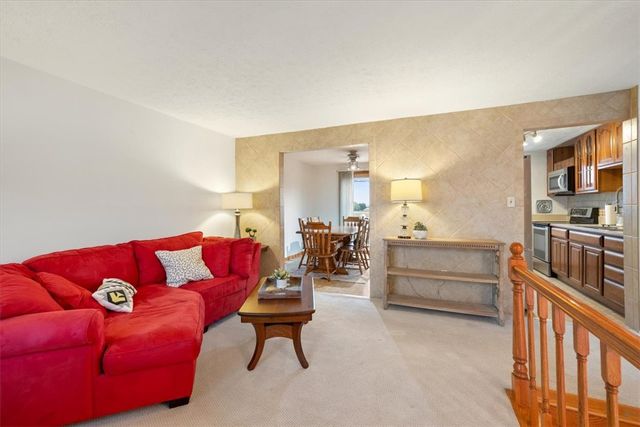 108 Wickham Farm Drive, Englewood, OH 45322