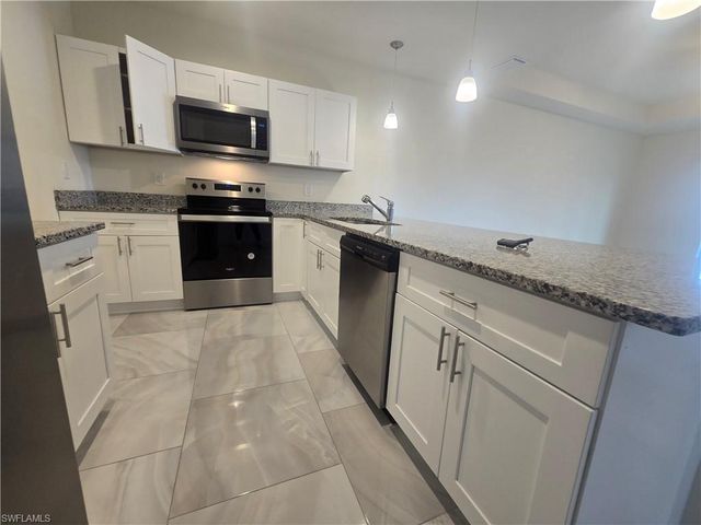 4748 27th ST SW, Lehigh Acres, FL 33973