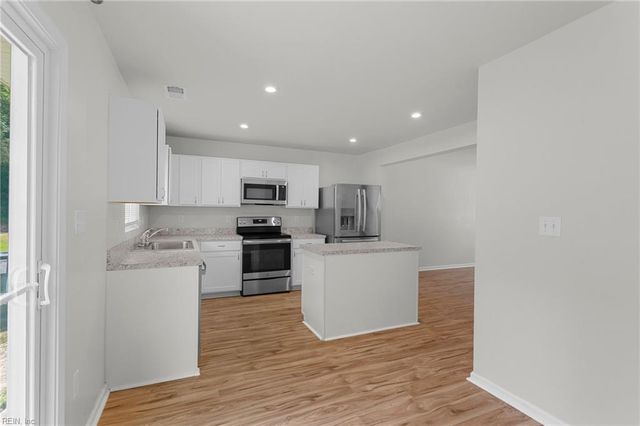 503 Lakeview CV, Smithfield, VA 23430