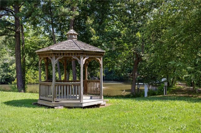 503 Lakeview CV, Smithfield, VA 23430