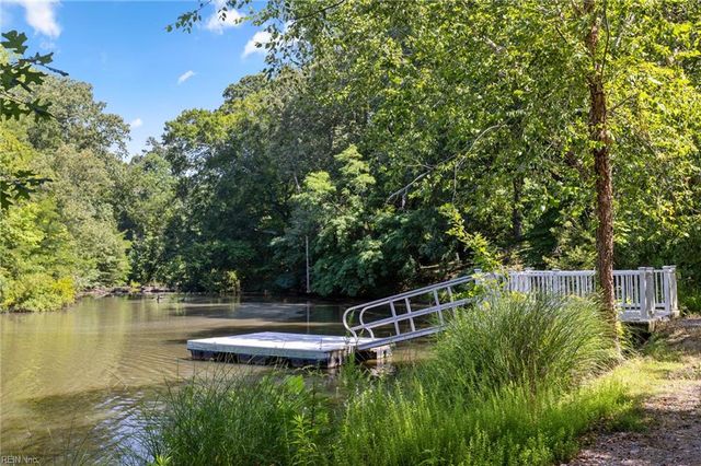 503 Lakeview CV, Smithfield, VA 23430