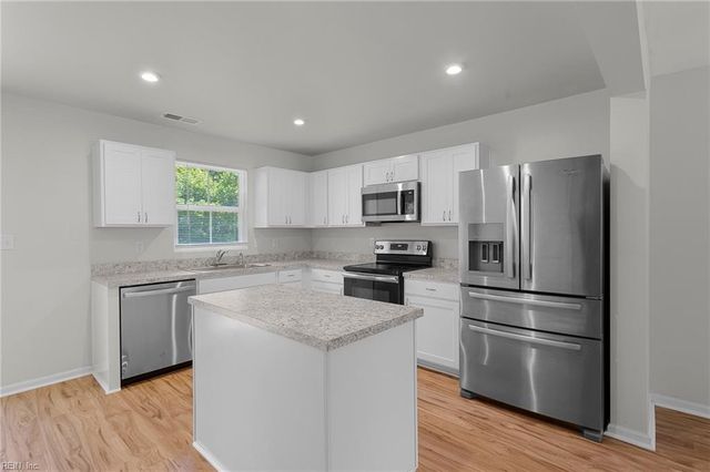 503 Lakeview CV, Smithfield, VA 23430