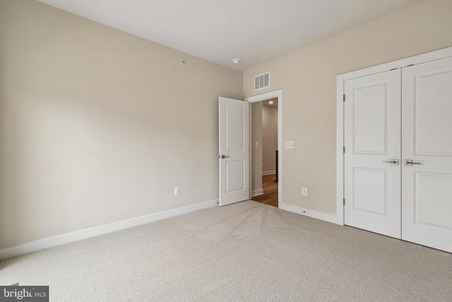 20167 NORTHPARK DR, Ashburn, VA 20147