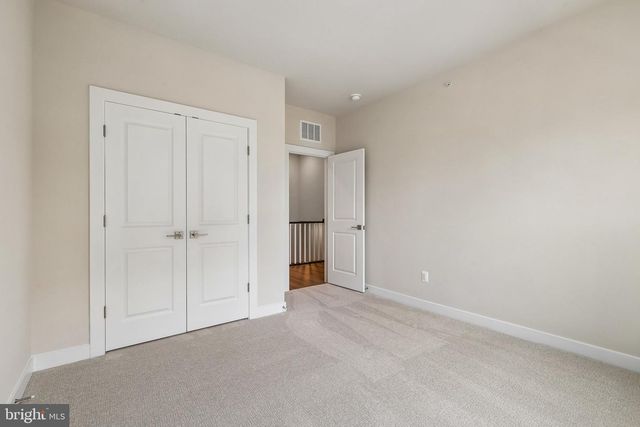 20167 NORTHPARK DR, Ashburn, VA 20147