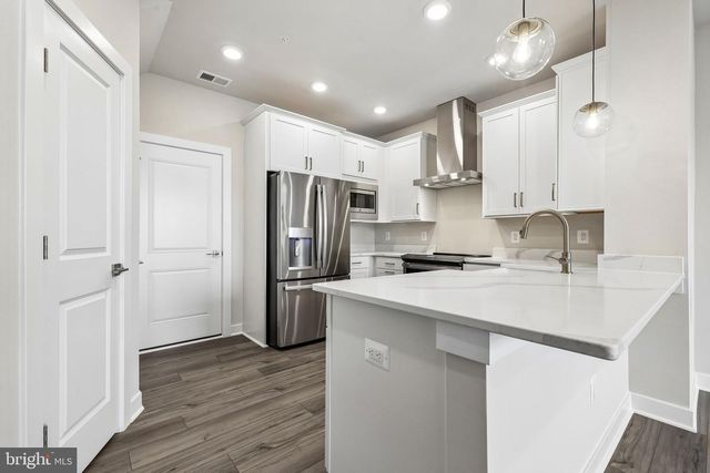 20167 NORTHPARK DR, Ashburn, VA 20147