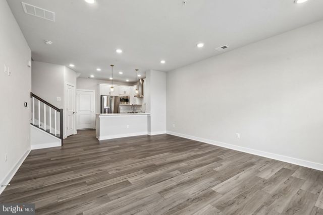20167 NORTHPARK DR, Ashburn, VA 20147