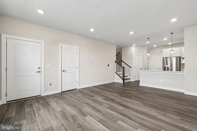 20167 NORTHPARK DR, Ashburn, VA 20147
