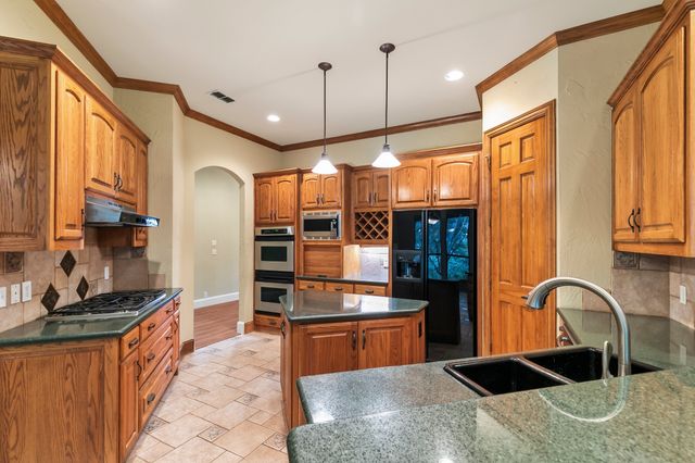 1219 Winding Brook Drive, Garland, TX 75044