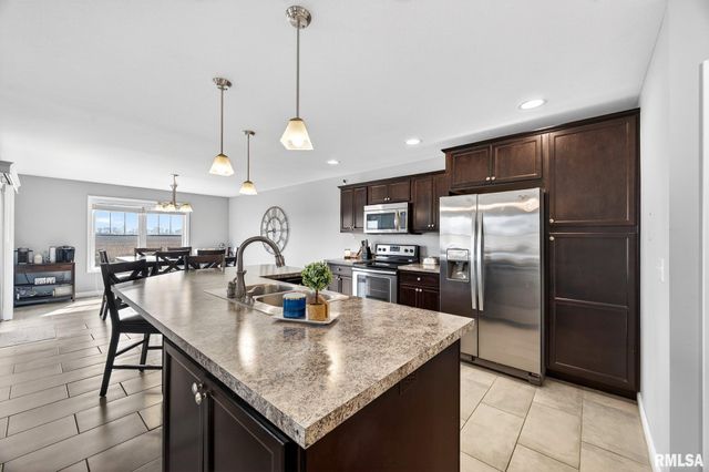 1520 W Harborway Drive, Chillicothe, IL 61523