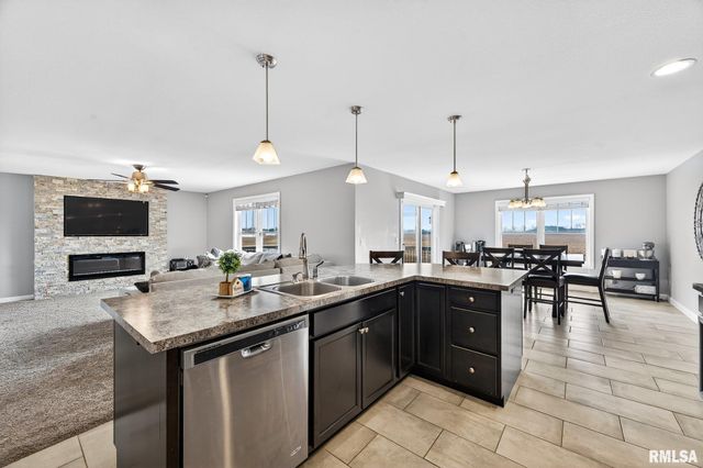 1520 W Harborway Drive, Chillicothe, IL 61523