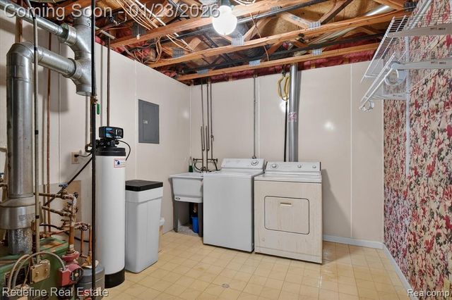 12355 Nantucket Drive, South Lyon, MI 48178