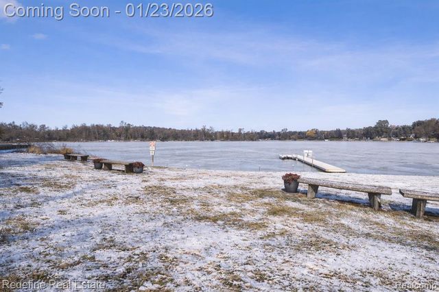 12355 Nantucket Drive, South Lyon, MI 48178