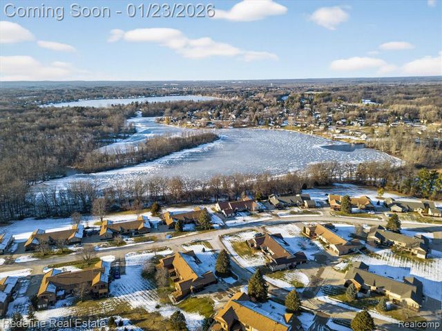 12355 Nantucket Drive, South Lyon, MI 48178