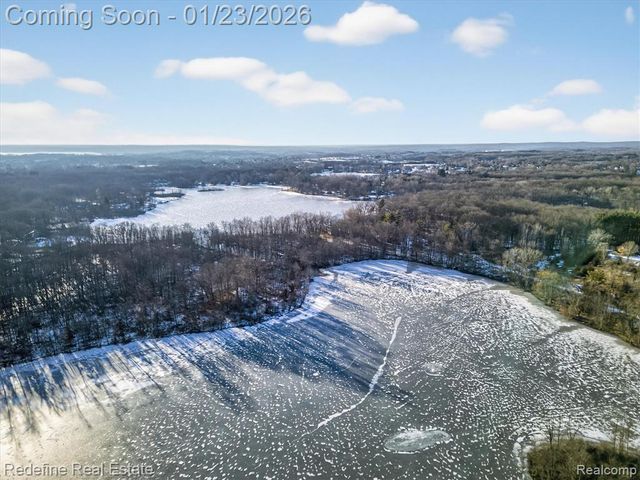 12355 Nantucket Drive, South Lyon, MI 48178