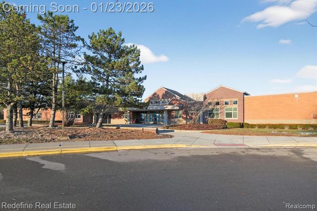 12355 Nantucket Drive, South Lyon, MI 48178