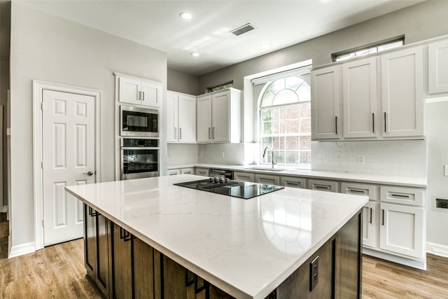 1270 Lakeway Drive, Southlake, TX 76092