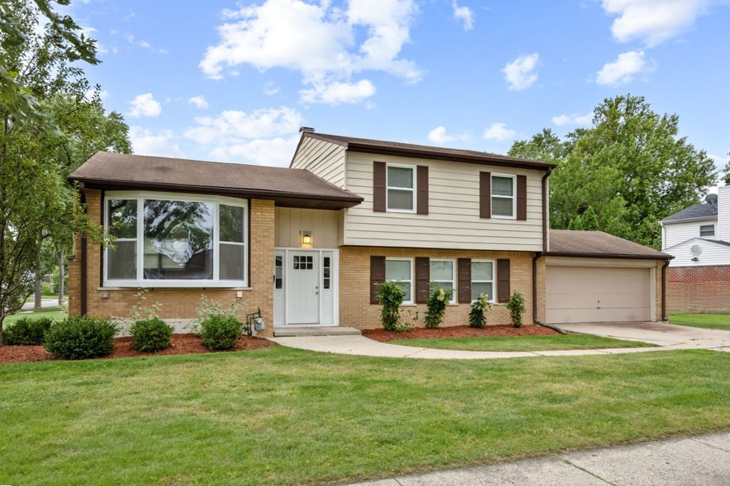 1505 E Michele Drive, Palatine, IL 60074 — exterior