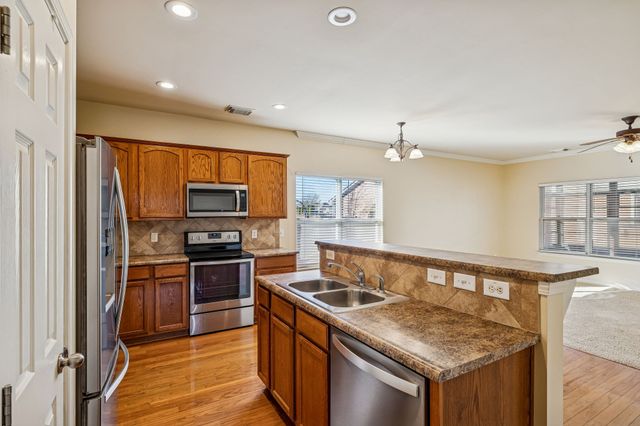 1529 Goldfinch Cir, Hermitage, TN 37076