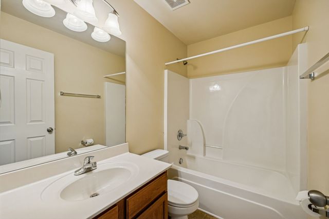 1529 Goldfinch Cir, Hermitage, TN 37076