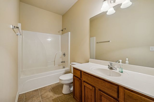 1529 Goldfinch Cir, Hermitage, TN 37076