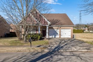 1529 Goldfinch Cir, Hermitage, TN 37076