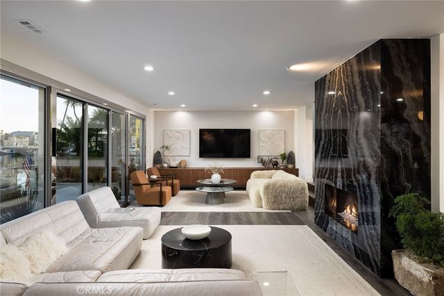 500 Harbor Island Drive, Newport Beach, CA 92660