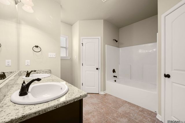 15606 Magicstone Ave, Prairieville, LA 70769