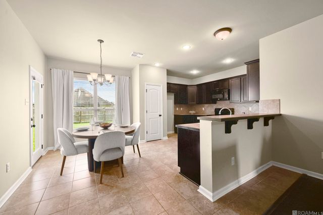 15606 Magicstone Ave, Prairieville, LA 70769