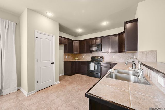 15606 Magicstone Ave, Prairieville, LA 70769