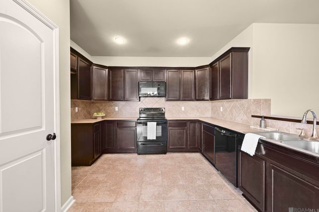 15606 Magicstone Ave, Prairieville, LA 70769