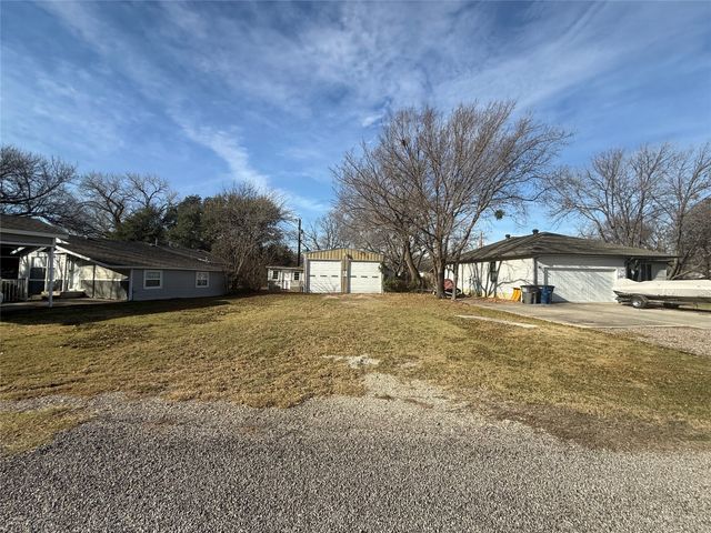 113 Faye Circle, Little Elm, TX 75068