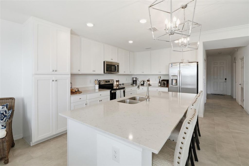 Image 11 of property listing at 18028 GAWTHROP DRIVE 202, Bradenton, FL 34211