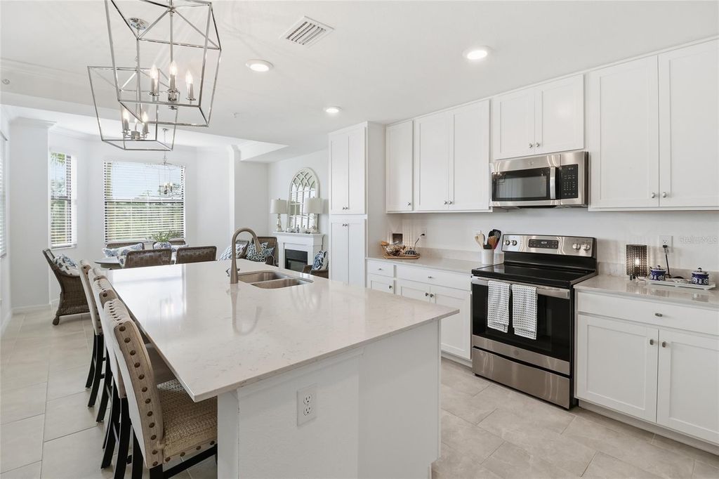 Image 12 of property listing at 18028 GAWTHROP DRIVE 202, Bradenton, FL 34211