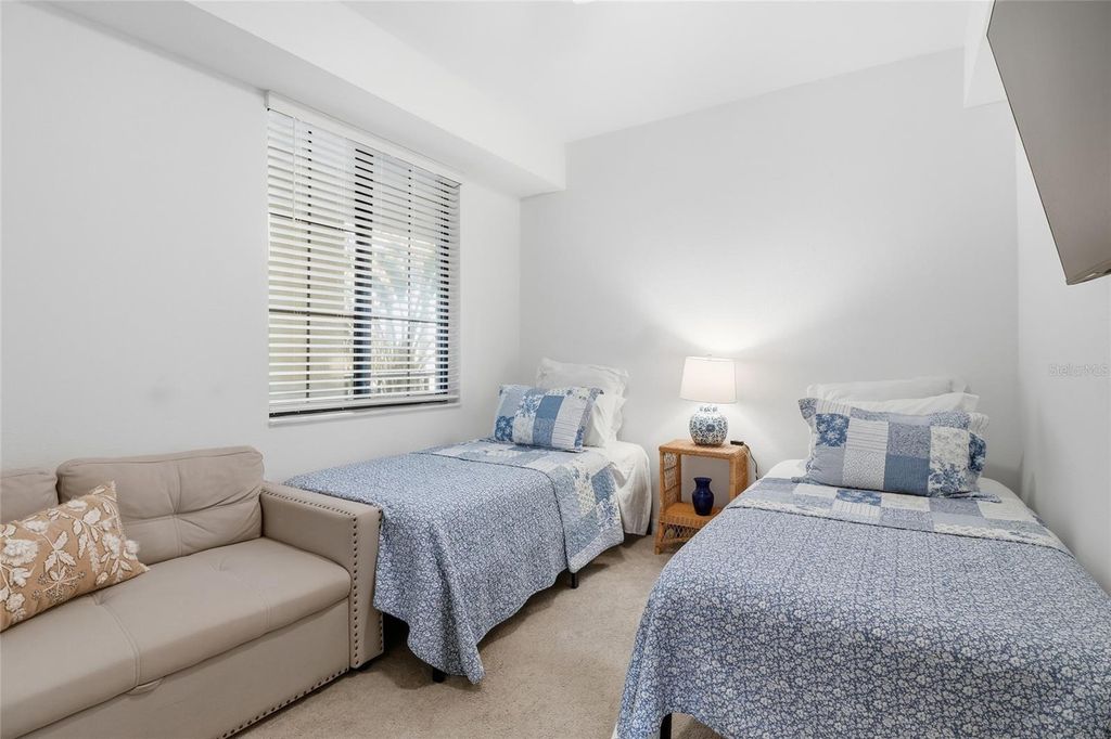 Image 19 of property listing at 18028 GAWTHROP DRIVE 202, Bradenton, FL 34211