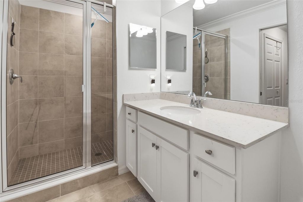 Image 20 of property listing at 18028 GAWTHROP DRIVE 202, Bradenton, FL 34211