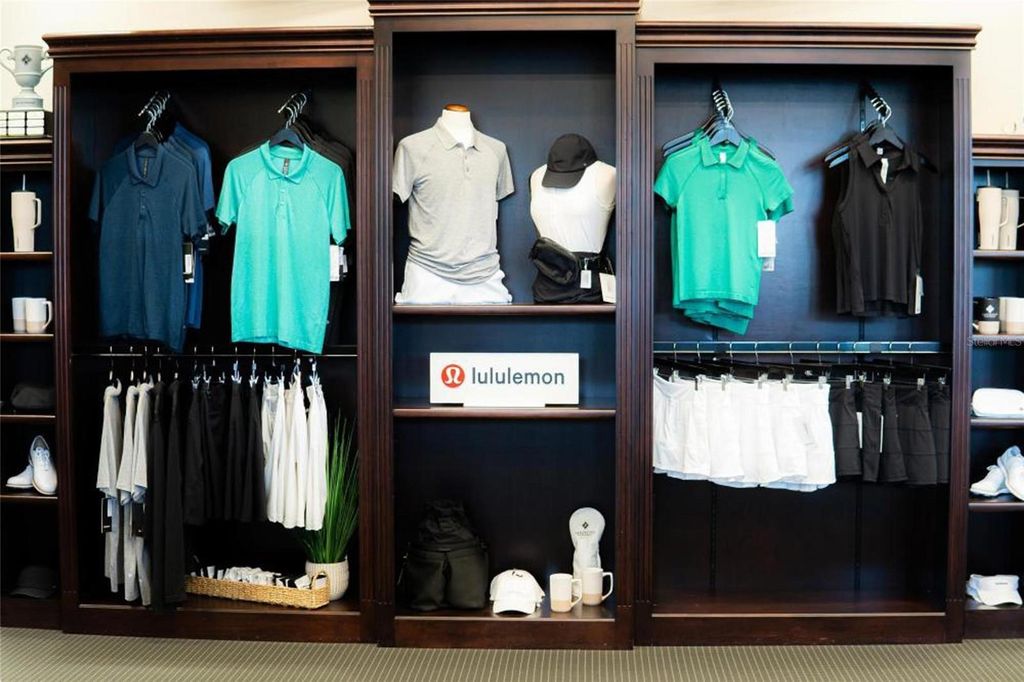 Image 54 of property listing at 18028 GAWTHROP DRIVE 202, Bradenton, FL 34211