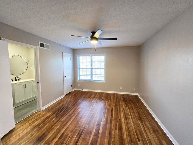 5388 HEBRON DR, Memphis, TN 38116