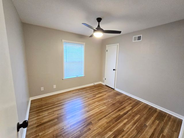 5388 HEBRON DR, Memphis, TN 38116